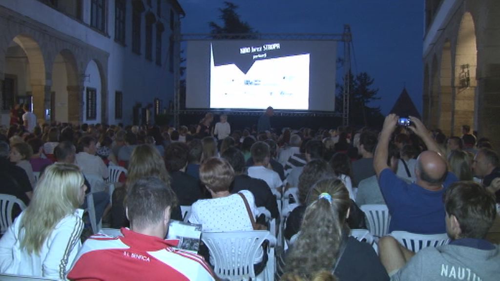 Pričel se je Kino brez stropa