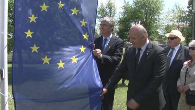 Dvig EU zastave