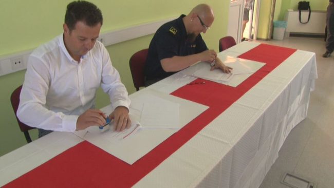 Podpis pogodbe za nabavo nove gasilske avtolestve