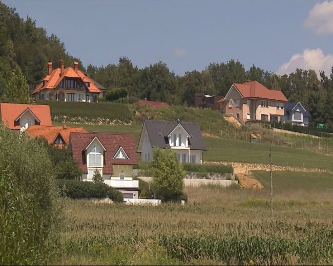 Želja po znižanju komunalnega prispevka za mlade družine