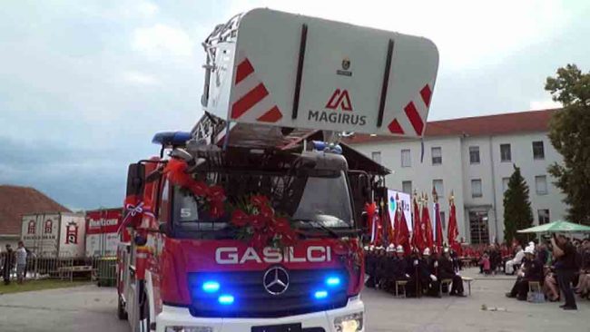 V uporabo predana nova gasilska avtolestev