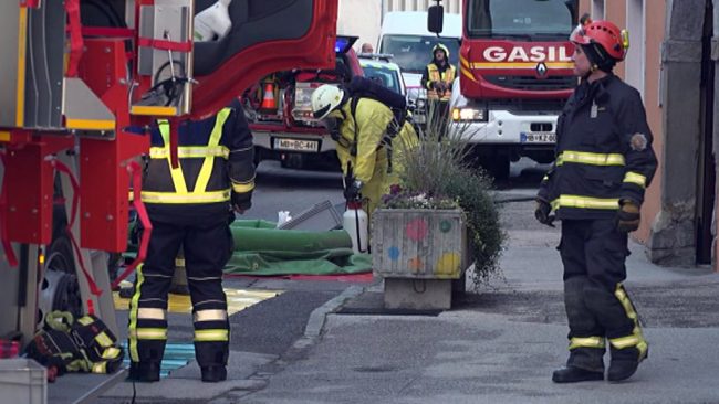 Postopek o pošiljatelju belega prahu še ni zaključen