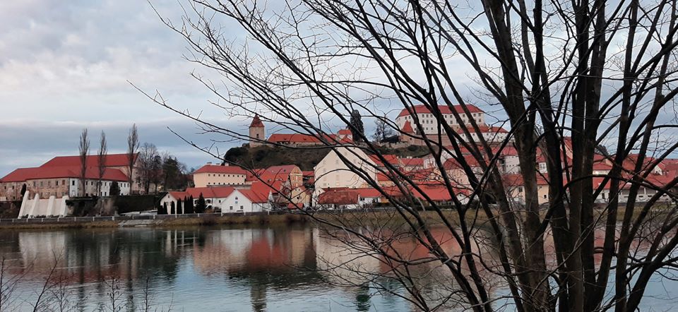 ZBIR INFORMACIJ O POSLOVANJU OBČINE, ZAPRTIH INSTITUCIJAH, ZAVODIH V MESTNI OBČINI PTUJ, O ZAPRTJU VRTCEV IN ŠOL TER O IZVAJANJU NUJNEGA VARSTVA (sobota, 14.3.2020)