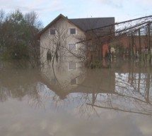 Rdeči križ in Karitas pomagata po poplavah