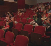 Obisk programa “Z dojenčkom v kino” počasi in vztrajno narašča