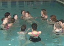 Učenje plavanja skozi igro – Halliwickova metoda