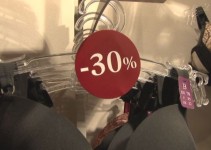 Povpraševanje kupcev na zimskih razprodajah