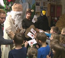 Otroke obiskal dedek Mraz