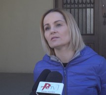 Nuška Gajšek: Prepoved obratovanja vseh lokalov in ne živilskih trgovin