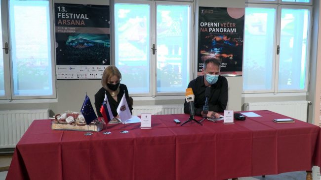 Novinarska konferenca pred 13. glasbenim festivalom Arsana