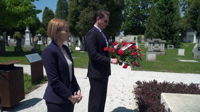 Polaganje venca neznanemu ruskemu oficirju