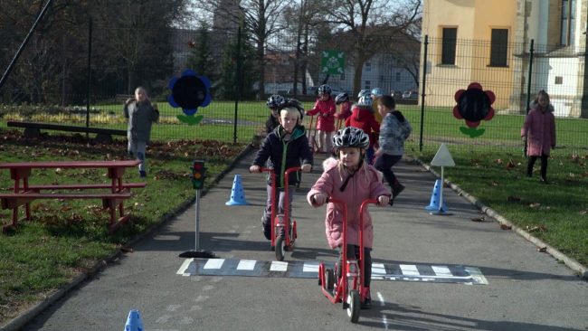 Vrtčevski otroci so se učili o prometni varnosti