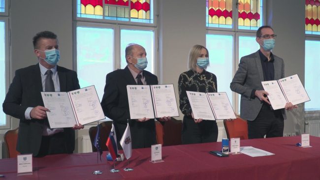 Slavnostni podpis gradbene pogodbe za izvedbo projekta kolesark odsek 3 Ptuj – Markovci – Gorišnica