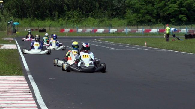 Zmaga ekipe AMD Ptuj na karting dirki v Slovenja vasi