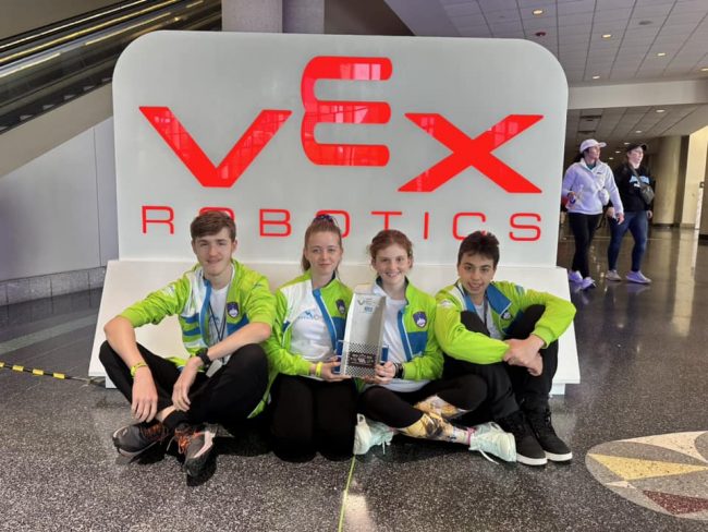 Breškim učencem nagrada za šport na tekmovanju VEX Worlds 2023
