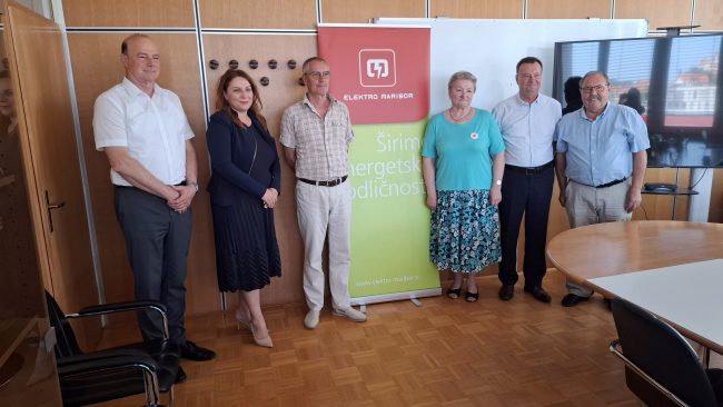 Družba Elektro Maribor je predala dve donaciji
