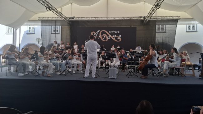 Glasba v kloštru