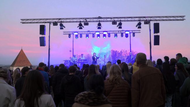 Tabu in Anomalo: koncert ob sončnem zahodu na Ptujskem gradu