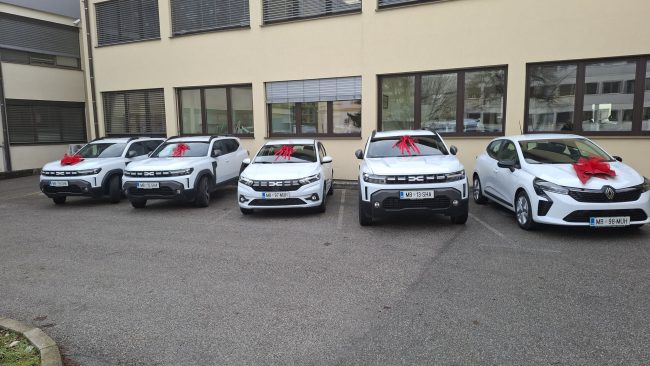 Pet novih avtomobilov za Zdravstveni dom Ptuj