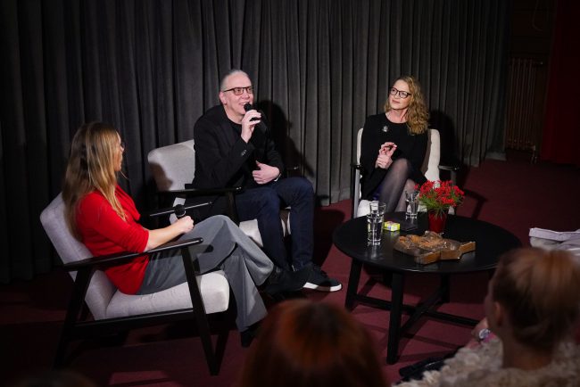 Pogovor o(b) filmu – Belo se pere na devetdeset