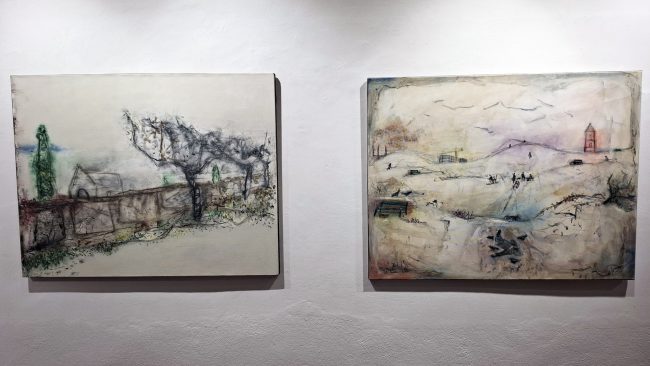 Razstava Tu me nekdo gleda