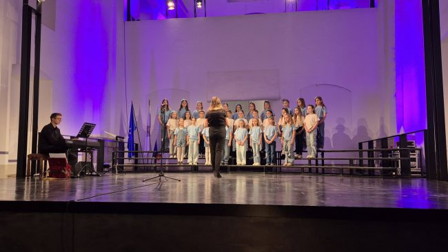 Območna revija otroških pevskih zborov Pustite nam ta svet 2026