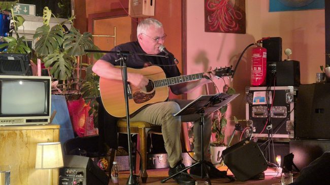 Zoran Predin je nastopil v Kavarni Bodi