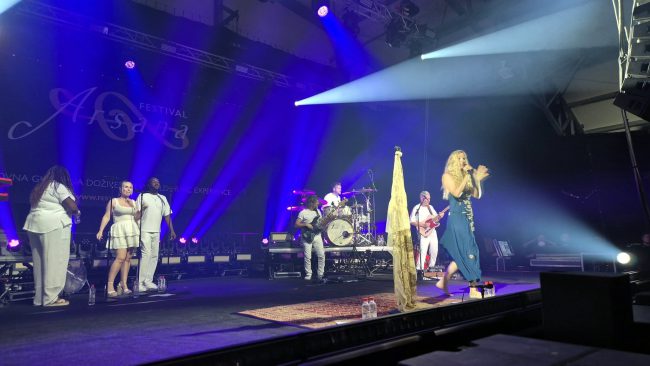 Joss Stone s svojim glasom navdušila Ptuj