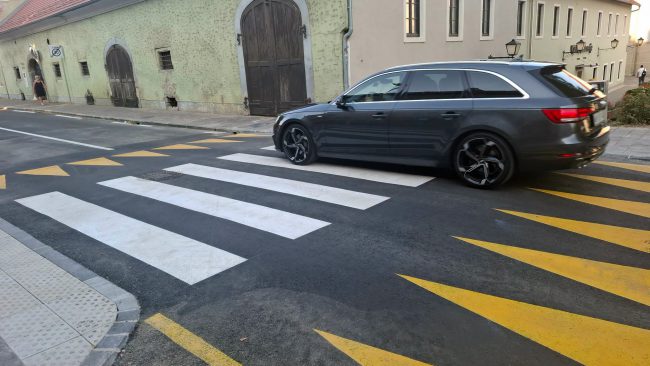 Umirjanje prometa na območju Trstenjakove ulice na Ptuju