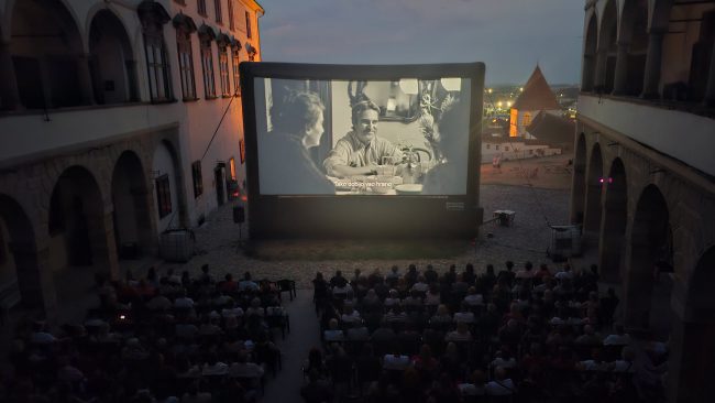 Začel se je Kino brez stropa