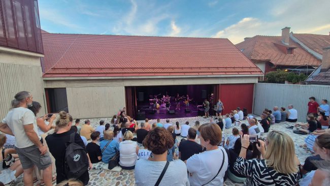 Koncert poletne šole glasbenih skupin