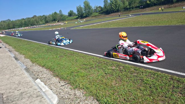 Spektakularne karting dirke v Slovenja vasi